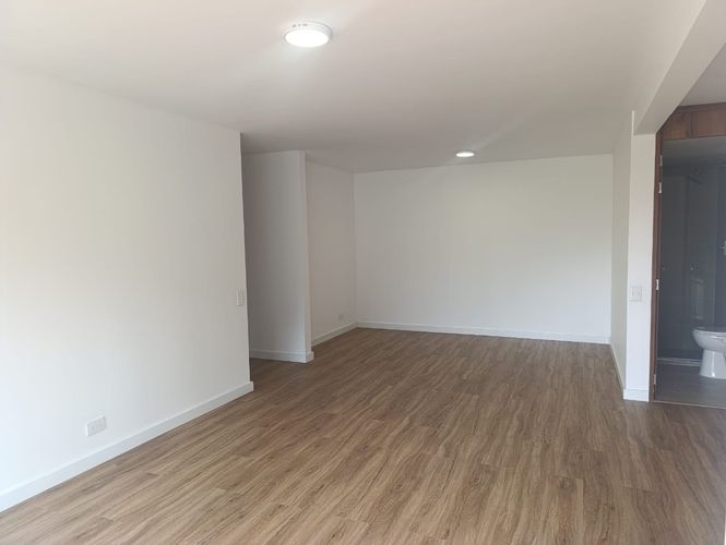 Apartamento de 2 alcobas en arriendo en El Poblado, Medellín, 94 m² · foto 13 de 16