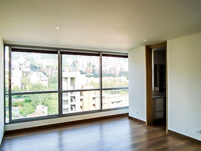 Apartamento de 3 alcobas en arriendo en El Poblado, Medellín, 240 m² · foto 5 de 16
