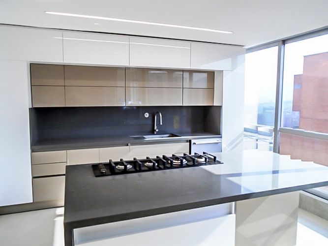 Apartamento de 3 alcobas en arriendo en El Poblado, Medellín, 240 m² · foto 6 de 16