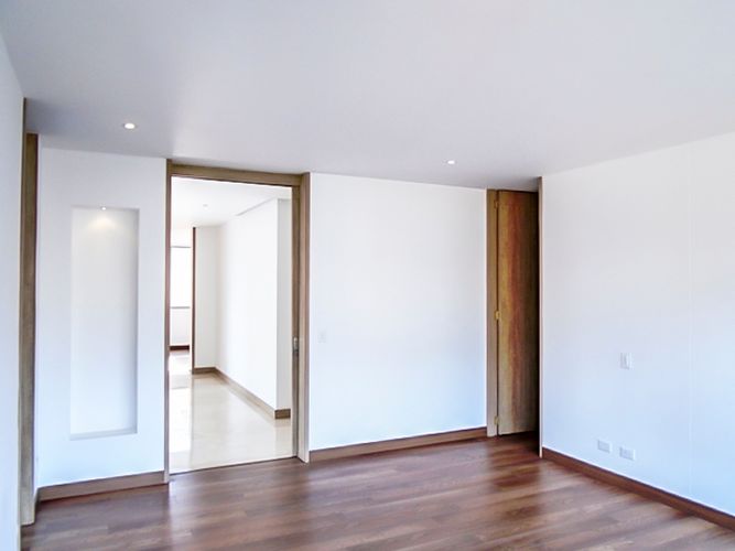 Apartamento de 3 alcobas en arriendo en El Poblado, Medellín, 240 m² · foto 8 de 16