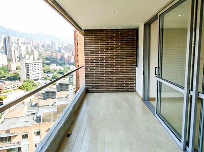 Apartamento de 3 alcobas en arriendo en El Poblado, Medellín, 240 m² · foto 16 de 16