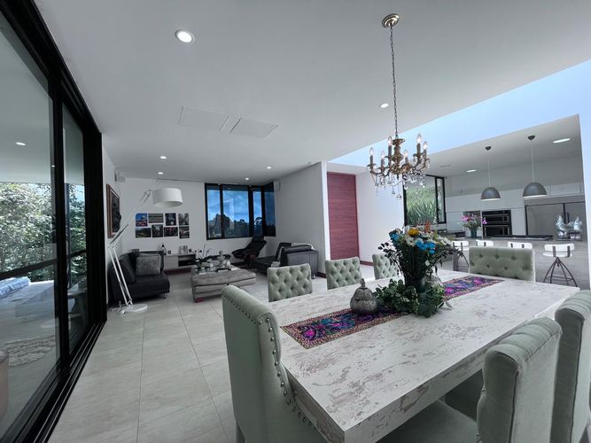 Casa de 4 alcobas en venta en Las Palmas, Envigado, 390 m² · foto 3 de 20