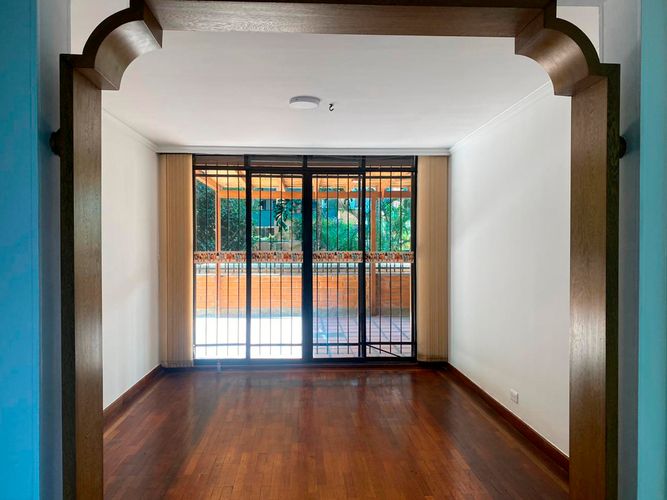 Apartamento en venta en El Poblado, Medellín · foto 3 de 18