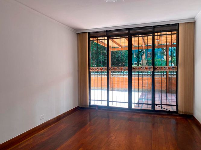 Apartamento en venta en El Poblado, Medellín · foto 7 de 18