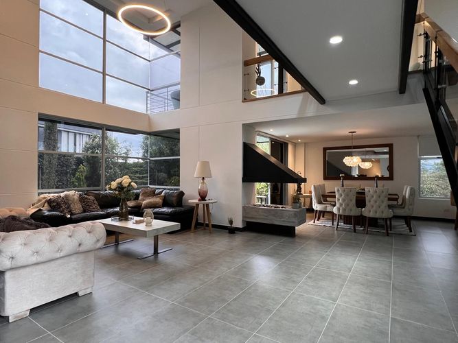 Casa de 5 alcobas en venta en Las Palmas, Envigado, 450 m² · foto 2 de 19