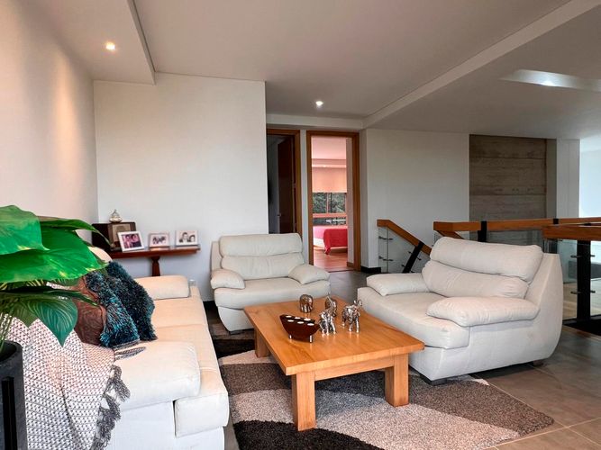 Casa de 5 alcobas en venta en Las Palmas, Envigado, 450 m² · foto 8 de 19