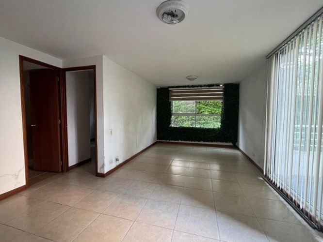 Apartamento de 3 alcobas en venta en El Poblado, Medellín, 127 m² · foto 2 de 18