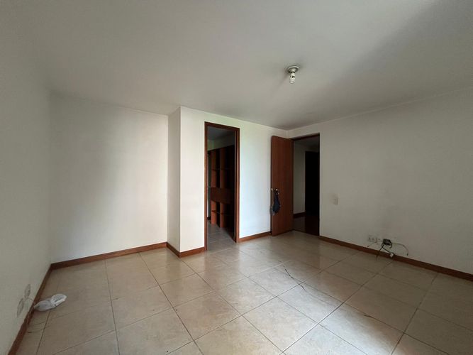 Apartamento de 3 alcobas en venta en El Poblado, Medellín, 127 m² · foto 8 de 18