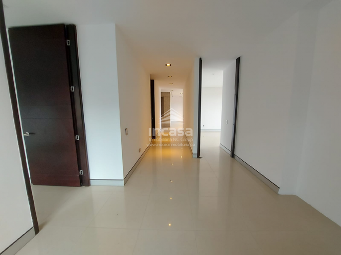 Apartamento de 3 alcobas en venta en Normandia, Cali, 212 m² · foto 19 de 24