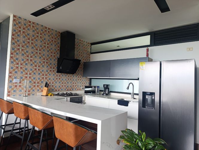 Apartamento de 1 alcoba en venta en El Poblado, Medellín, 72 m² · foto 7 de 14