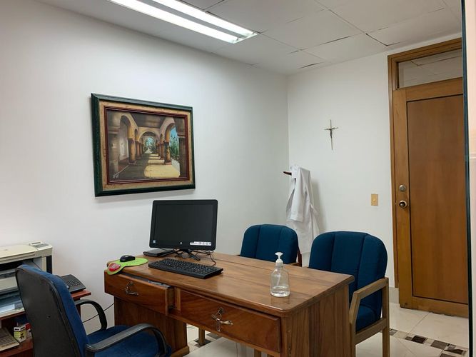 Consultorio en venta en El Poblado, Medellín, 27 m² · foto 2 de 6