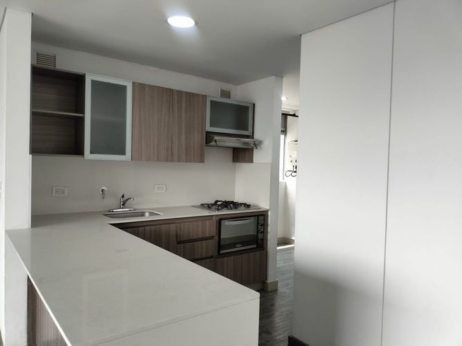 Apartamento de 3 alcobas en arriendo en El Poblado, Medellín, 100 m² · foto 6 de 19