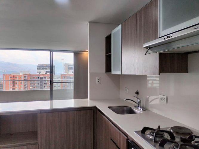 Apartamento de 3 alcobas en arriendo en El Poblado, Medellín, 100 m² · foto 7 de 19