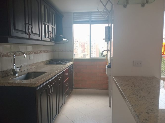 Apartamento de 2 alcobas en arriendo en El Poblado, Medellín, 58 m² · foto 3 de 15