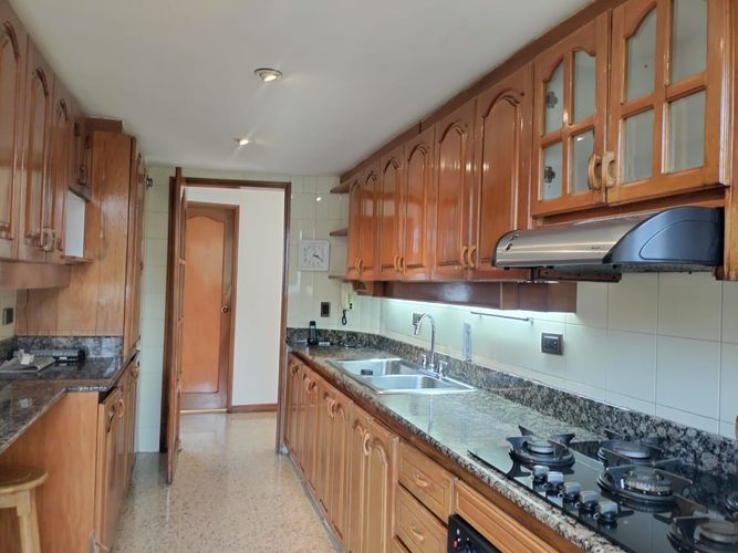 Apartamento de 3 alcobas en venta en El Poblado, Medellín, 153 m² · foto 8 de 18