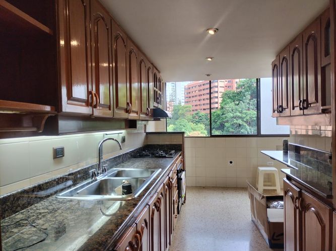 Apartamento de 3 alcobas en arriendo en El Poblado, Medellín, 153 m² · foto 7 de 18