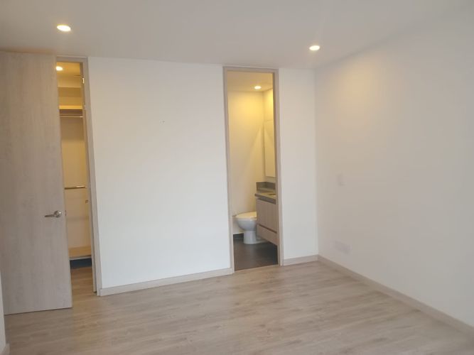 Apartamento de 2 alcobas en arriendo en El Poblado, Medellín, 75 m² · foto 14 de 17