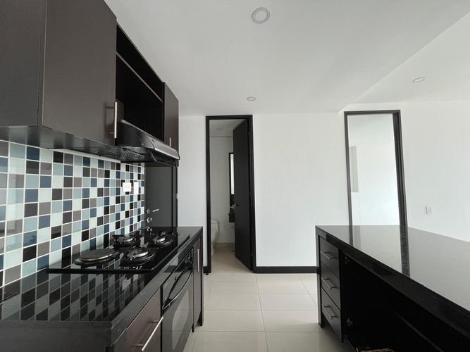 Apartamento de 1 alcoba en arriendo en El Poblado, Medellín, 53 m² · foto 5 de 11