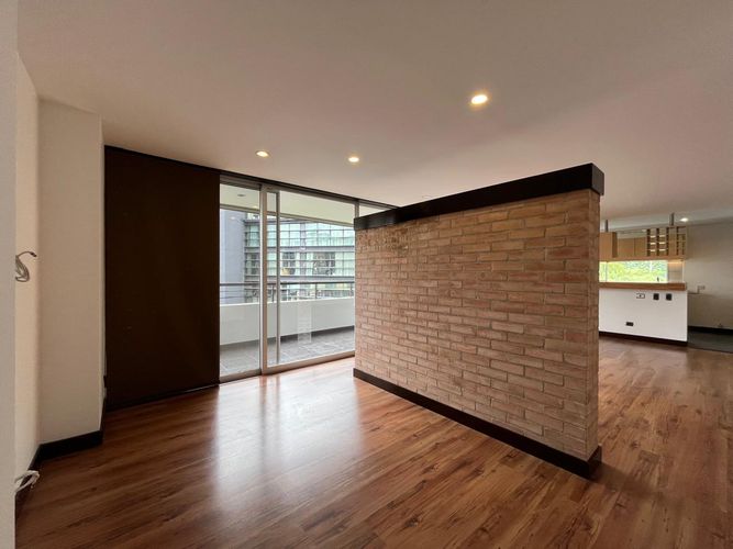 Apartamento de 2 alcobas en venta en El Poblado, Medellín, 136 m² · foto 4 de 19