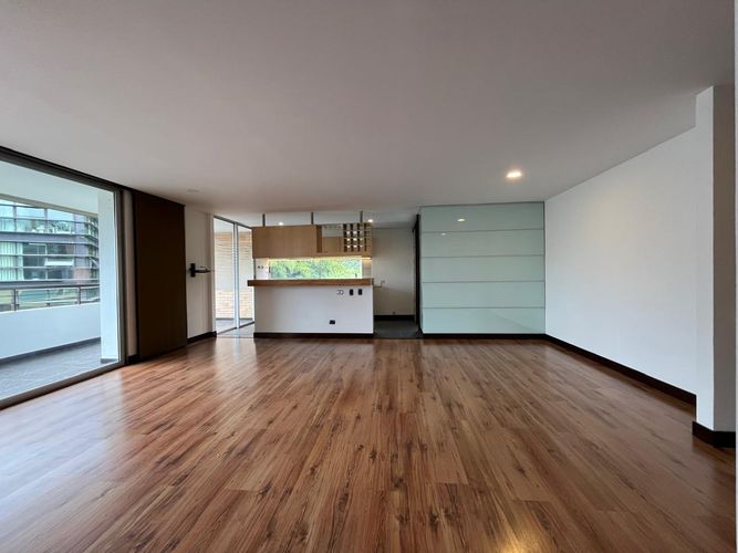 Apartamento de 2 alcobas en venta en El Poblado, Medellín, 136 m² · foto 5 de 19