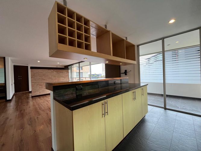 Apartamento de 2 alcobas en venta en El Poblado, Medellín, 136 m² · foto 8 de 19