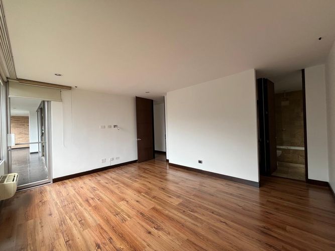 Apartamento de 2 alcobas en venta en El Poblado, Medellín, 136 m² · foto 12 de 19