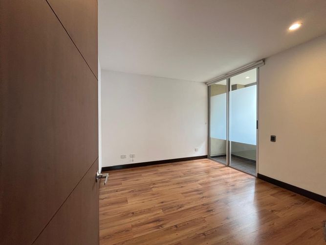 Apartamento de 2 alcobas en venta en El Poblado, Medellín, 136 m² · foto 15 de 19