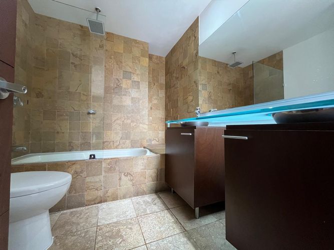Apartamento de 2 alcobas en venta en El Poblado, Medellín, 136 m² · foto 18 de 19