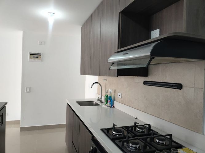 Apartamento de 3 alcobas en arriendo en El Poblado, Medellín, 84 m² · foto 7 de 20