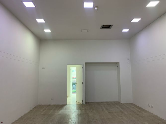 Local en arriendo en El Poblado, Medellín, 56 m² · foto 2 de 7