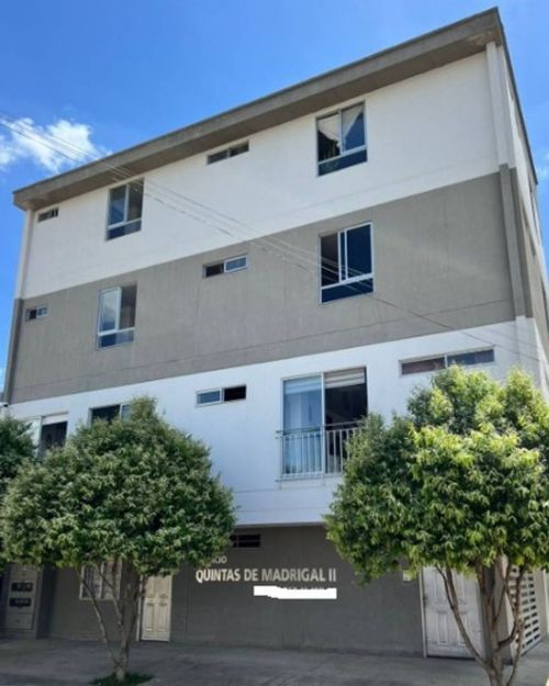 Edificio en venta en Alamos Norte, Neiva, 383 m² · foto 2 de 2