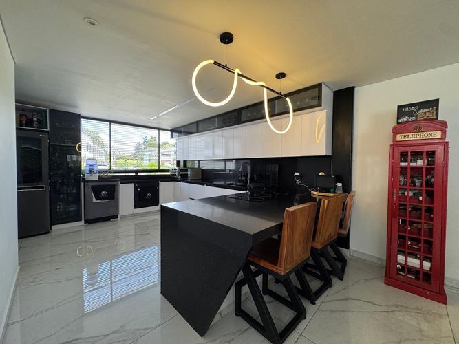 Casa de 3 alcobas en venta en Llano Grande, Rionegro, 311 m² · foto 5 de 11