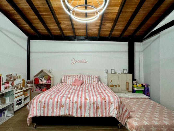 Casa de 3 alcobas en venta en Llano Grande, Rionegro, 311 m² · foto 8 de 11