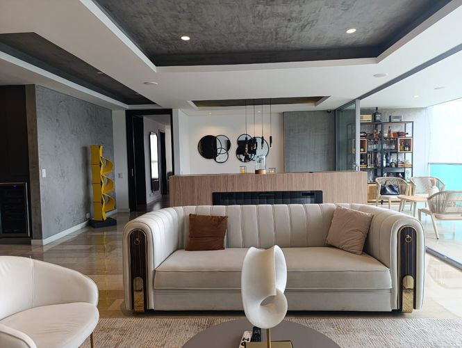 Apartamento de 3 alcobas en venta en El Poblado, Medellín, 218 m² · foto 2 de 20