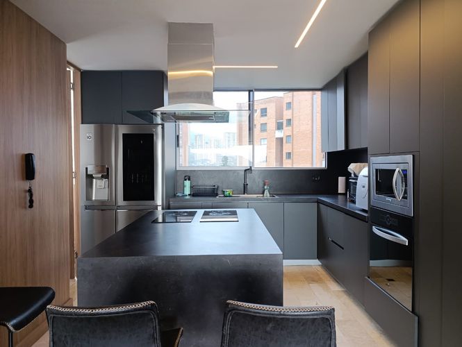 Apartamento de 3 alcobas en venta en El Poblado, Medellín, 218 m² · foto 9 de 20
