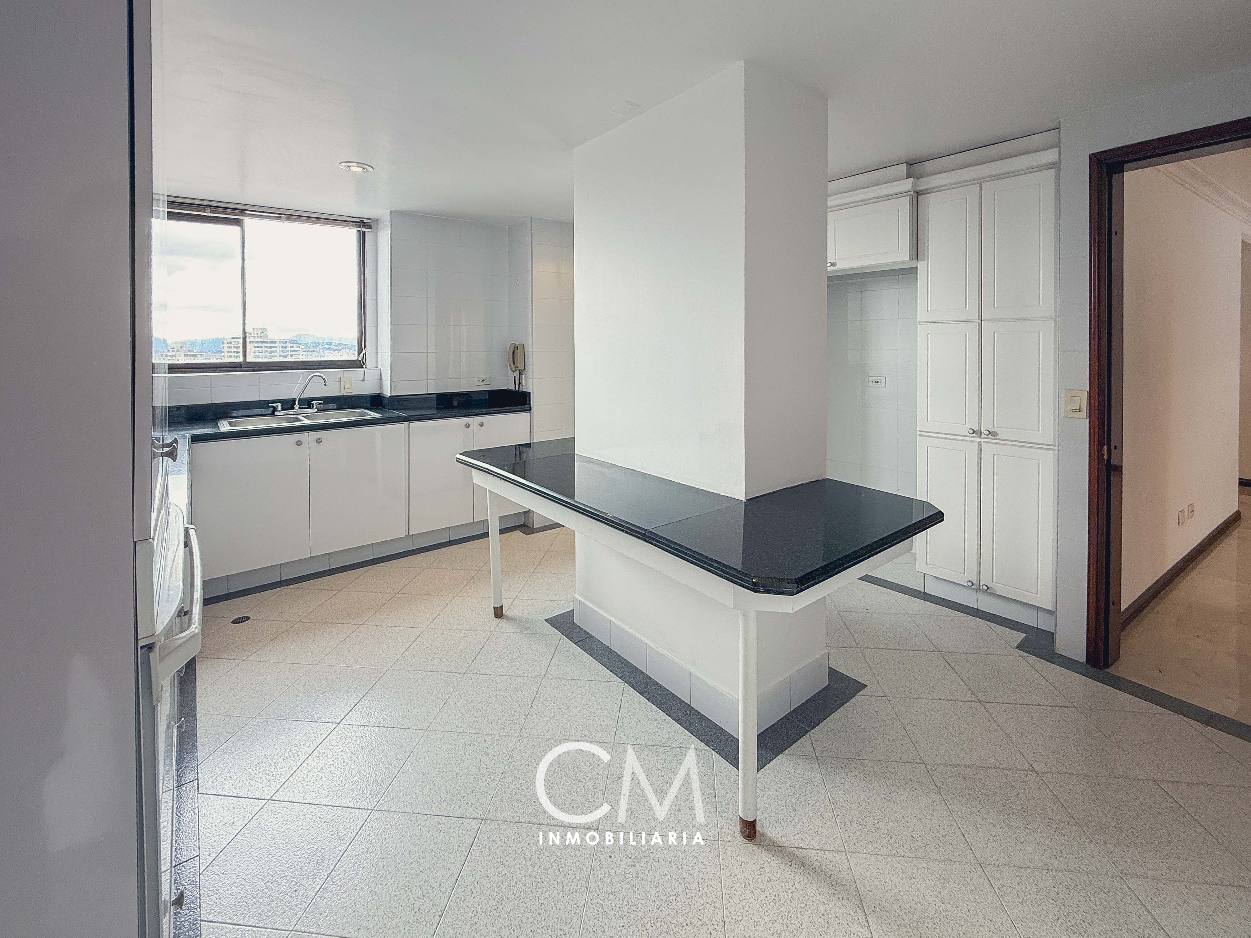 Apartamento en venta en Los Rosales, Bogotá · foto 7 de 22