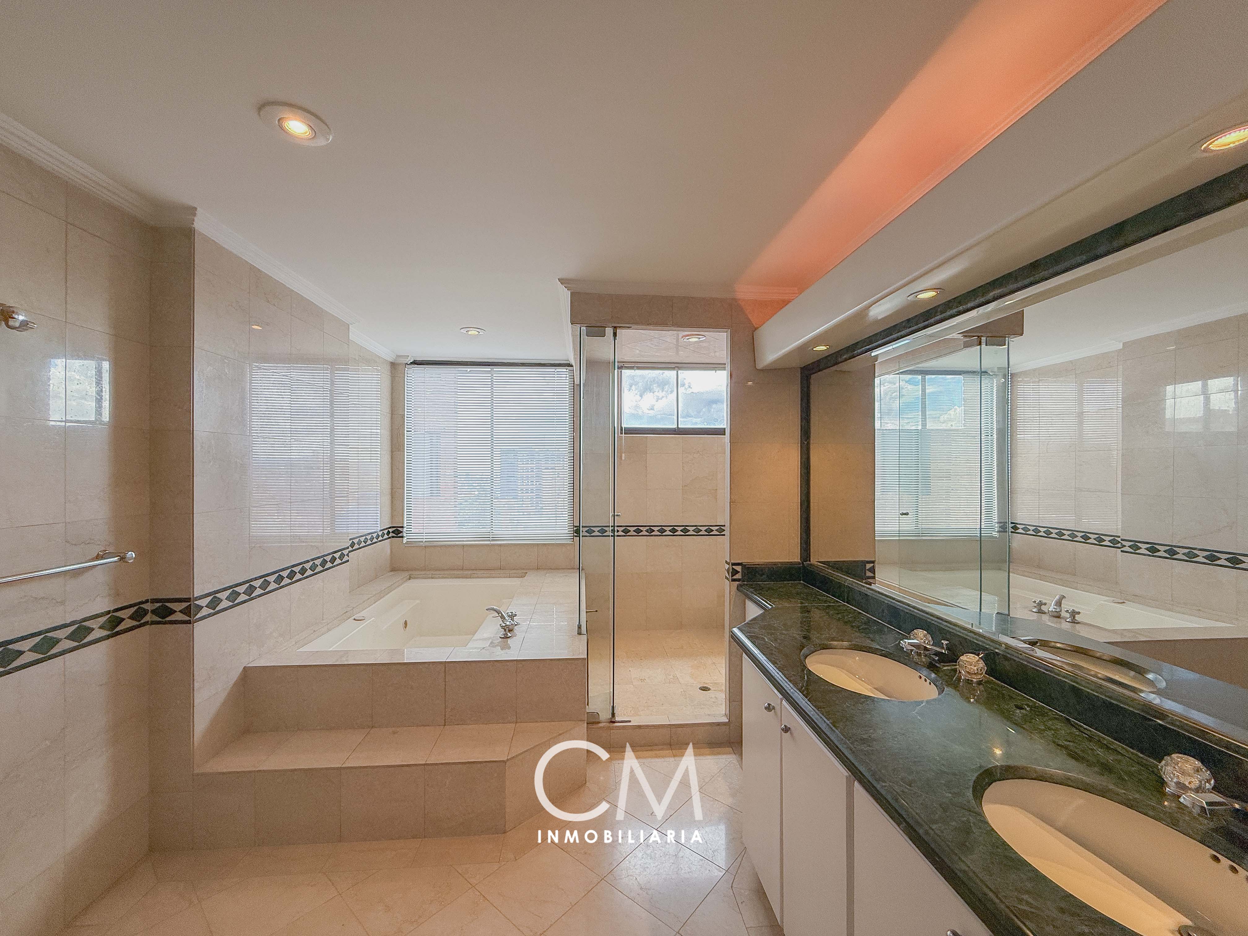Apartamento en venta en Los Rosales, Bogotá · foto 10 de 22
