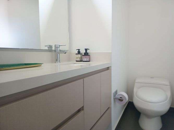 Apartamento de 2 alcobas en venta en El Poblado, Medellín, 122 m² · foto 16 de 18