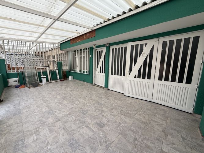 Casa de 8 alcobas en venta en Horizonte, Madrid, 300 m² · foto 7 de 24