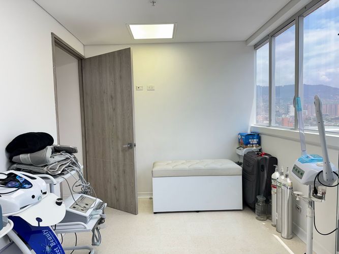 Consultorio en arriendo en Las Casitas, Sabaneta, 33 m² · foto 5 de 8
