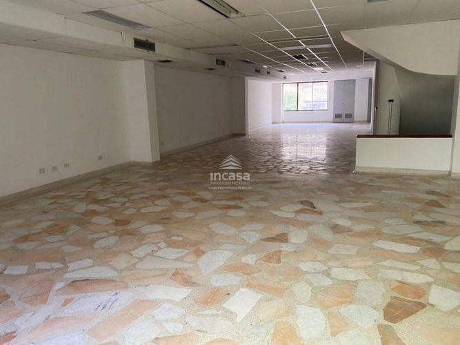 Edificio en venta en Centenario, Cali, 891 m² · foto 2 de 13