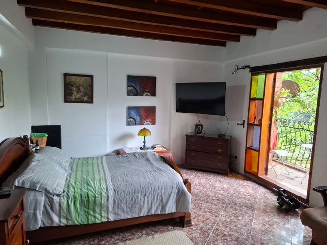 Casa de 3 alcobas en venta en El Chingui, Envigado, 475 m² · foto 9 de 24