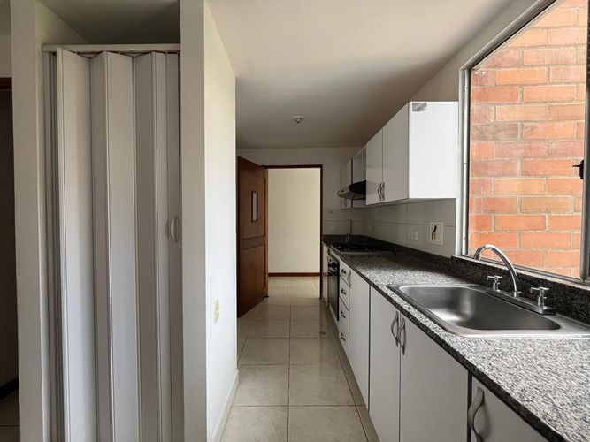 Apartamento de 3 alcobas en arriendo en El Poblado, Medellín, 112 m² · foto 4 de 16