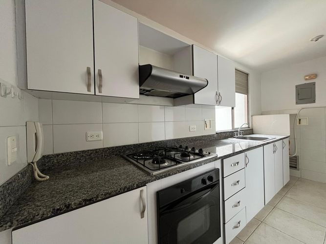 Apartamento de 3 alcobas en arriendo en El Poblado, Medellín, 112 m² · foto 6 de 16