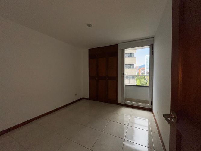 Apartamento de 3 alcobas en arriendo en El Poblado, Medellín, 112 m² · foto 11 de 16