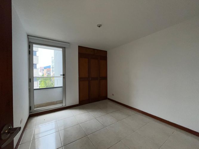 Apartamento de 3 alcobas en arriendo en El Poblado, Medellín, 112 m² · foto 12 de 16