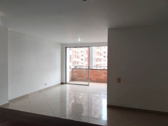Apartamento de 3 alcobas en arriendo en El Poblado, Medellín, 83 m² · foto 2 de 15