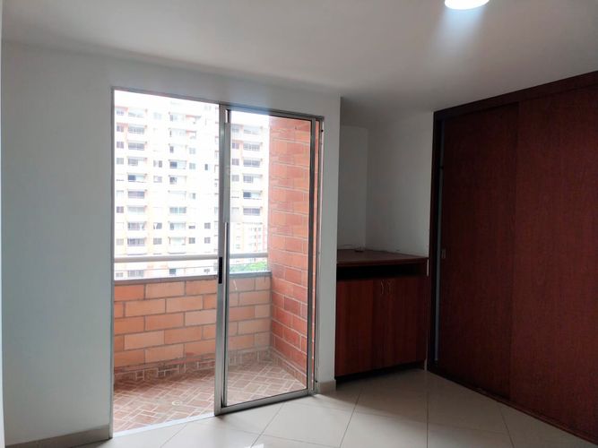 Apartamento de 3 alcobas en arriendo en El Poblado, Medellín, 83 m² · foto 3 de 15