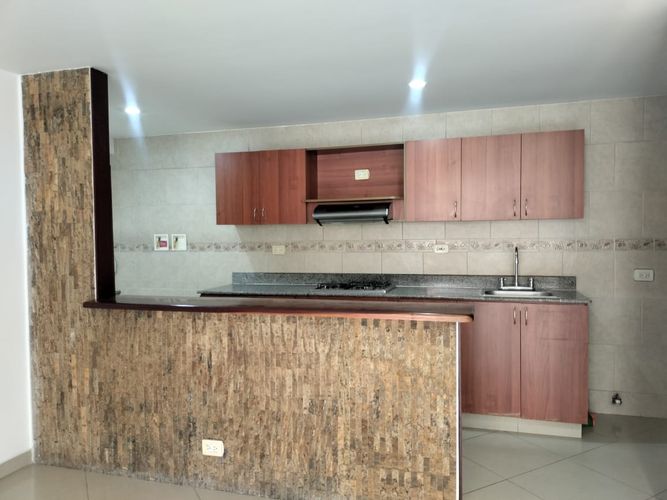 Apartamento de 3 alcobas en arriendo en El Poblado, Medellín, 83 m² · foto 6 de 15