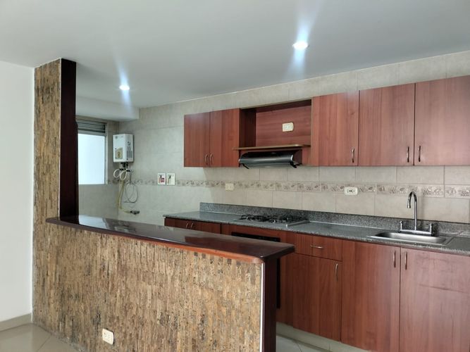 Apartamento de 3 alcobas en arriendo en El Poblado, Medellín, 83 m² · foto 7 de 15
